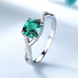 CUSHION 7 X 7 EMERALD GREEN CUBIC ZIRCONIA RING